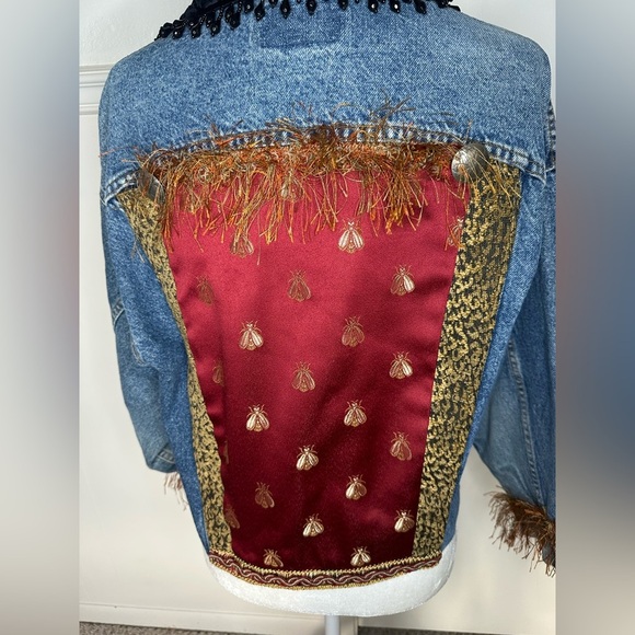 Vintage Levi's Classic Bee details Jean fringe Jacket with Embellishments size M - Picture 5 of 12